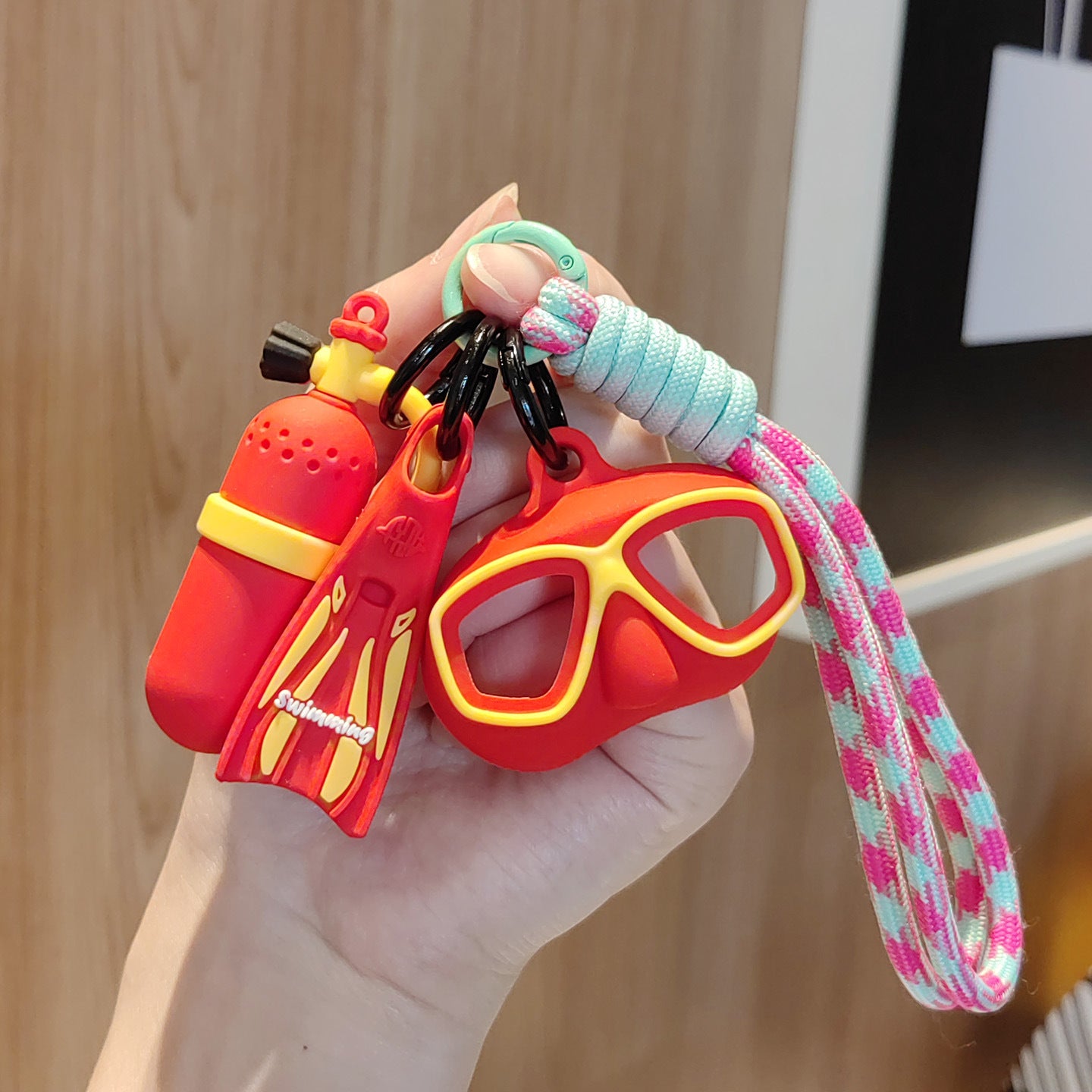 #C00010 Scuba Diving Keychain Charm Set – Mini Diving Mask, Flippers & Oxygen Tank Accessory for Swimmers & Ocean Lovers