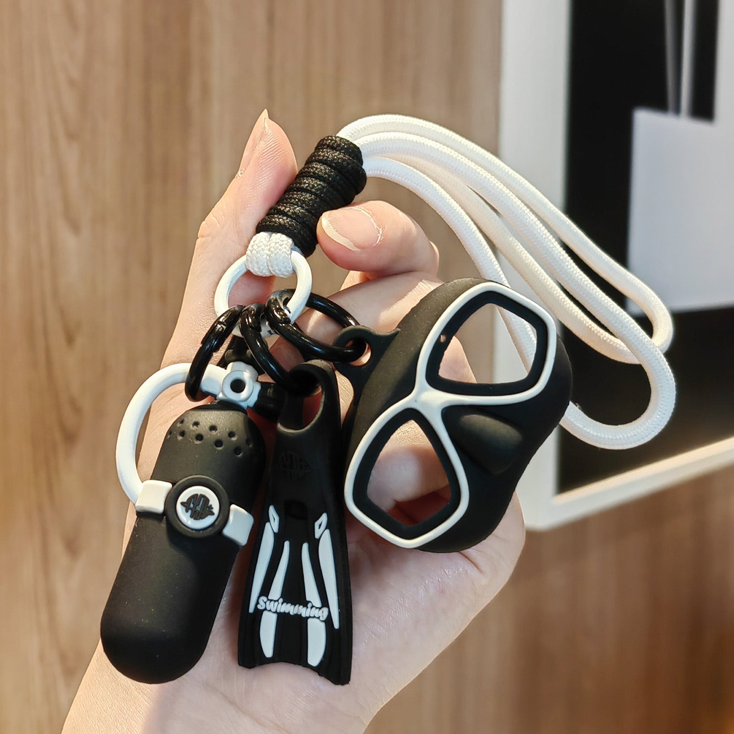 #C00010 Scuba Diving Keychain Charm Set – Mini Diving Mask, Flippers & Oxygen Tank Accessory for Swimmers & Ocean Lovers
