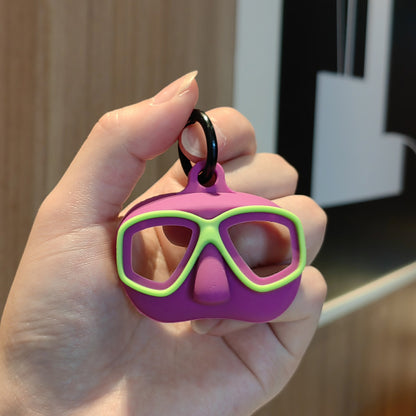 #C00007 Diving Mask Keychain Charm – Fun Silicone Snorkel Goggles Accessory for Bags, Keys & Gifts