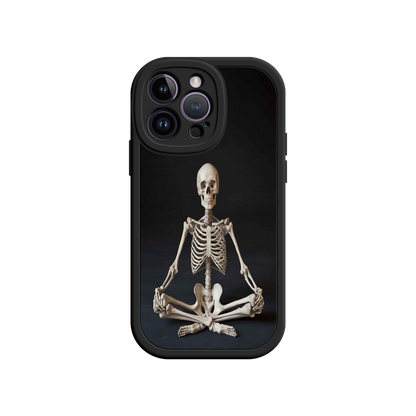 #MC0041 Factory Wholesale Meditating Skeleton iPhone 17 Case – Gothic Skelly Yoga Art, Anatomical Design, Spiritual Aesthetic