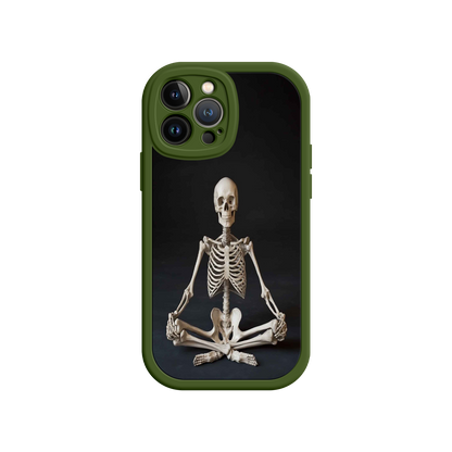 #MC0041 Factory Wholesale Meditating Skeleton iPhone 17 Case – Gothic Skelly Yoga Art, Anatomical Design, Spiritual Aesthetic