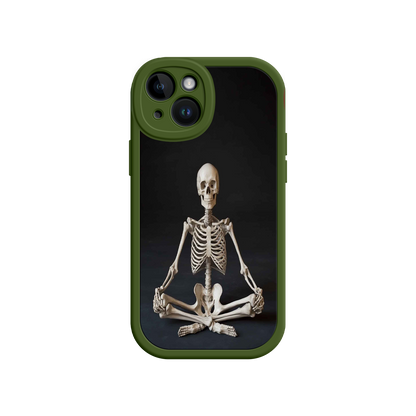 #MC0041 Factory Wholesale Meditating Skeleton iPhone 17 Case – Gothic Skelly Yoga Art, Anatomical Design, Spiritual Aesthetic