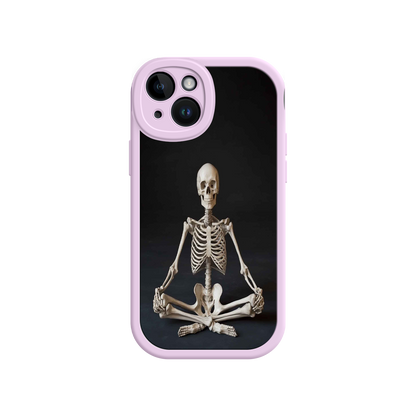 #MC0041 Factory Wholesale Meditating Skeleton iPhone 17 Case – Gothic Skelly Yoga Art, Anatomical Design, Spiritual Aesthetic