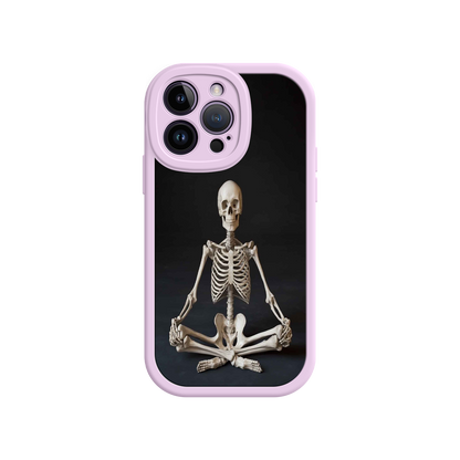 #MC0041 Factory Wholesale Meditating Skeleton iPhone 17 Case – Gothic Skelly Yoga Art, Anatomical Design, Spiritual Aesthetic