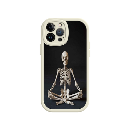 #MC0041 Factory Wholesale Meditating Skeleton iPhone 17 Case – Gothic Skelly Yoga Art, Anatomical Design, Spiritual Aesthetic